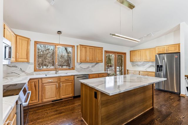 3590 Searle Court, Vadnais Heights, MN 55127