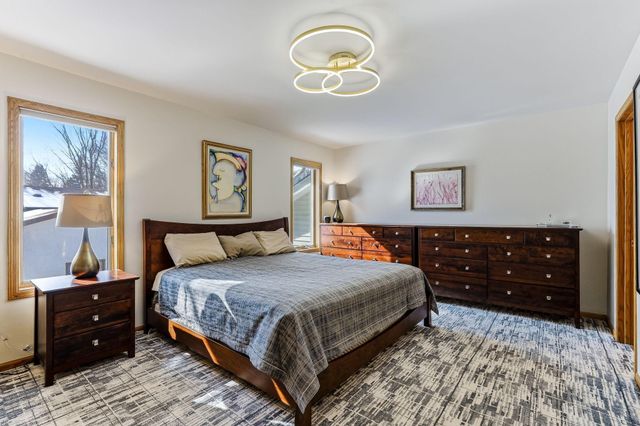 3590 Searle Court, Vadnais Heights, MN 55127