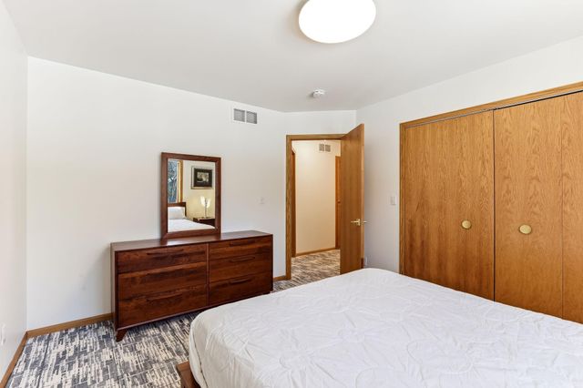 3590 Searle Court, Vadnais Heights, MN 55127