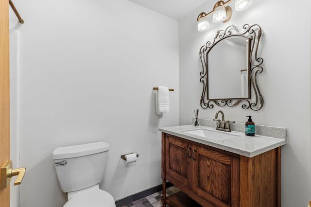 3590 Searle Court, Vadnais Heights, MN 55127