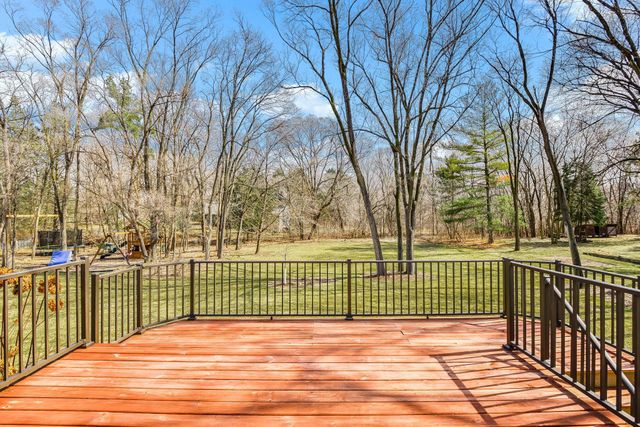 3590 Searle Court, Vadnais Heights, MN 55127