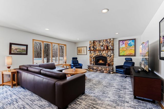 3590 Searle Court, Vadnais Heights, MN 55127