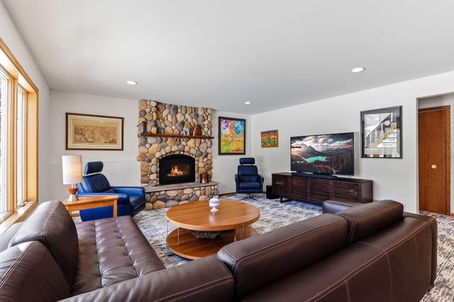 3590 Searle Court, Vadnais Heights, MN 55127