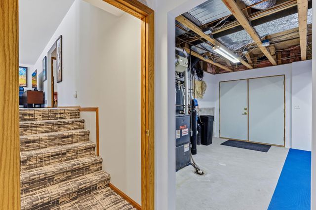 3590 Searle Court, Vadnais Heights, MN 55127