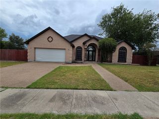 1766 Mission Dr, Corpus Christi, TX 78417