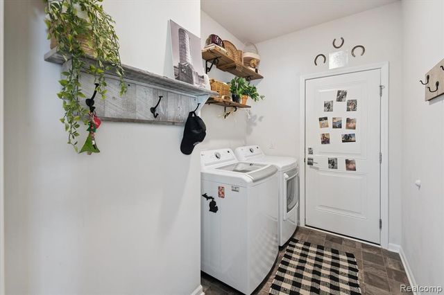 193 Coppice Way, White Lake, MI 48386