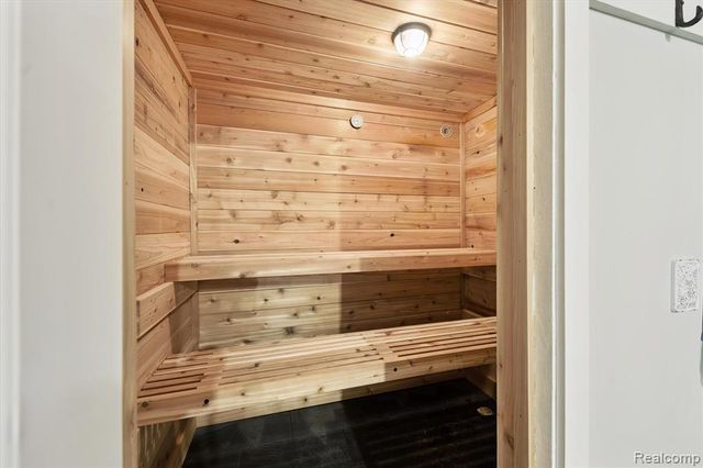 193 Coppice Way, White Lake, MI 48386