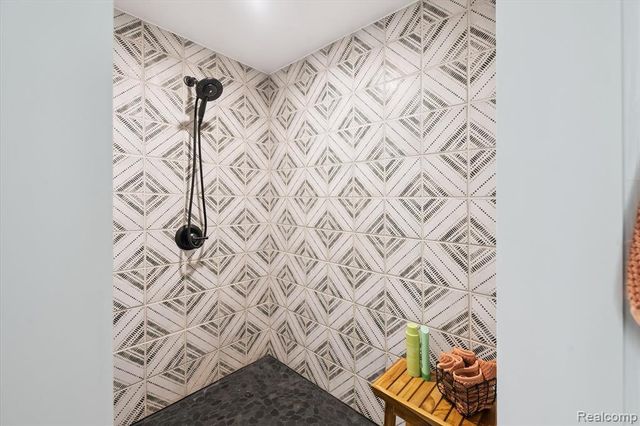 193 Coppice Way, White Lake, MI 48386