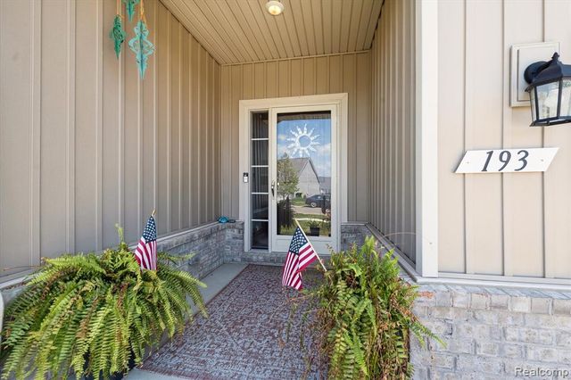 193 Coppice Way, White Lake, MI 48386