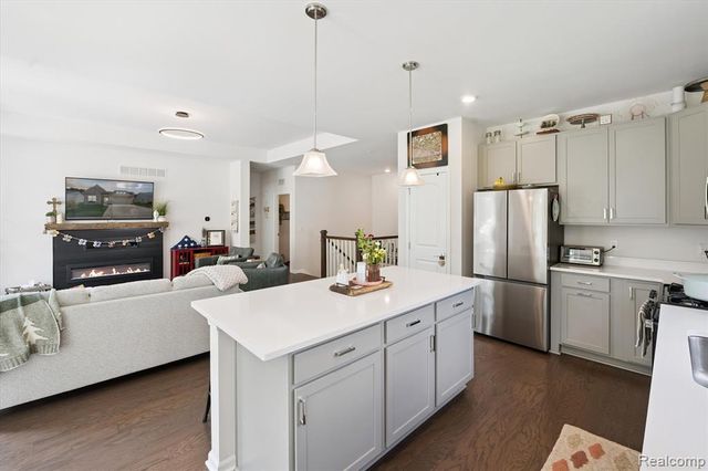 193 Coppice Way, White Lake, MI 48386