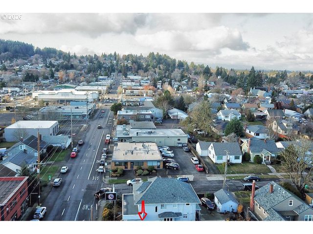 8523 Se STARK St, Portland, OR 97216