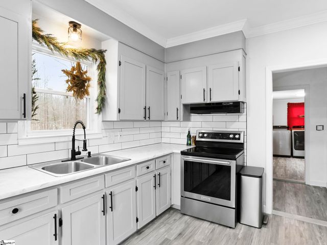 27 Maxie Avenue, Greenville, SC 29611