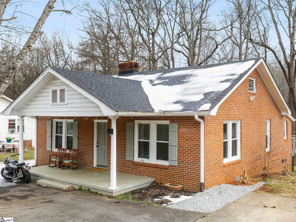 27 Maxie Avenue, Greenville, SC 29611