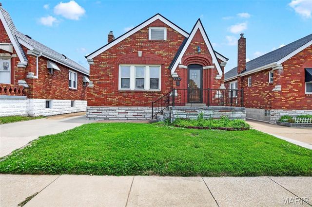 9322 Mackenzie Road, Affton, MO 63123