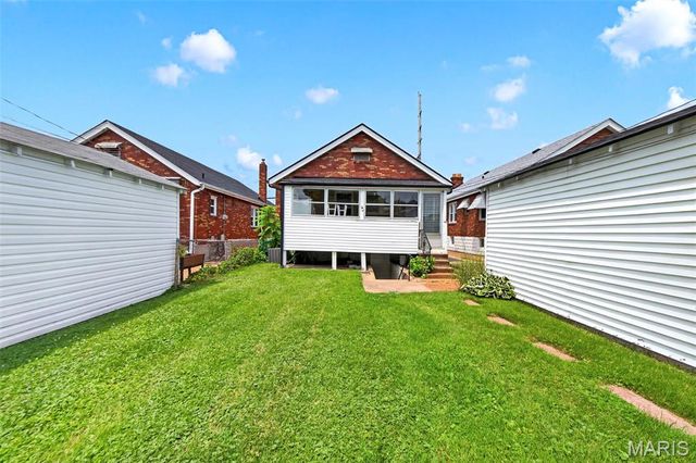 9322 Mackenzie Road, Affton, MO 63123