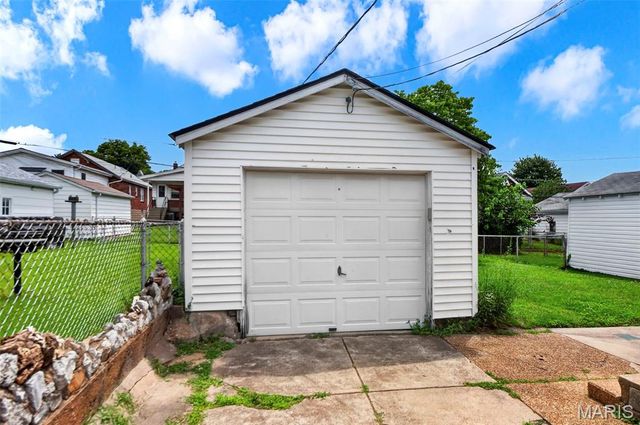 9322 Mackenzie Road, Affton, MO 63123
