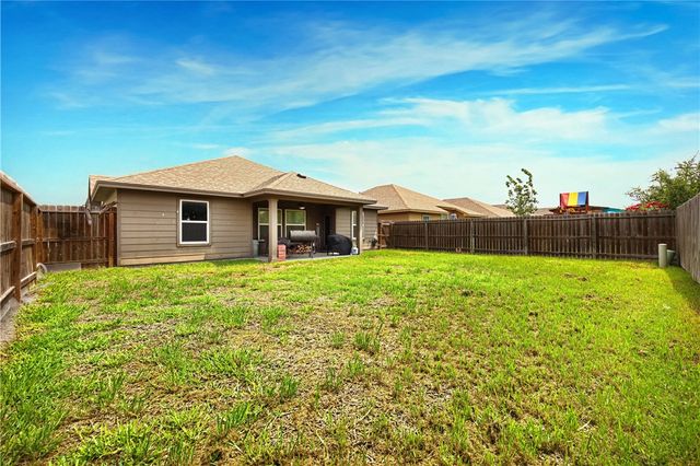 9453 English Oak Dr, Corpus Christi, TX 78410