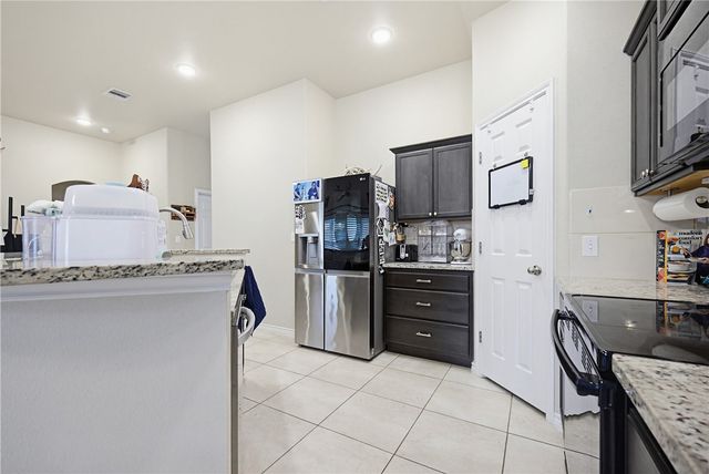 9453 English Oak Dr, Corpus Christi, TX 78410
