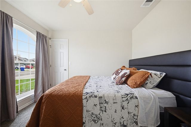 9453 English Oak Dr, Corpus Christi, TX 78410