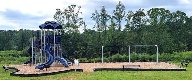 115 Courtland Drive, King, NC 27021