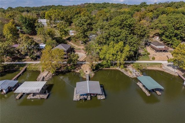 28247 W Cove Drive, Lincoln, MO 65338