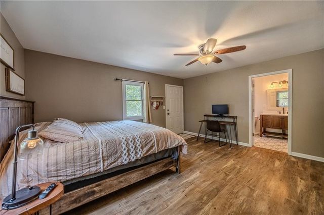 28247 W Cove Drive, Lincoln, MO 65338