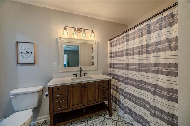 28247 W Cove Drive, Lincoln, MO 65338