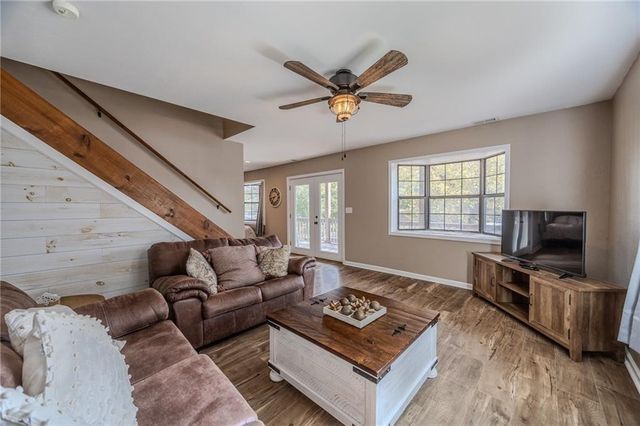 28247 W Cove Drive, Lincoln, MO 65338