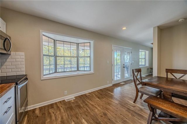 28247 W Cove Drive, Lincoln, MO 65338