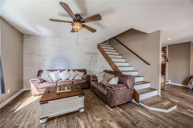 28247 W Cove Drive, Lincoln, MO 65338