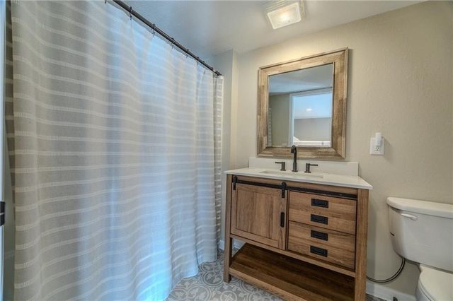 28247 W Cove Drive, Lincoln, MO 65338