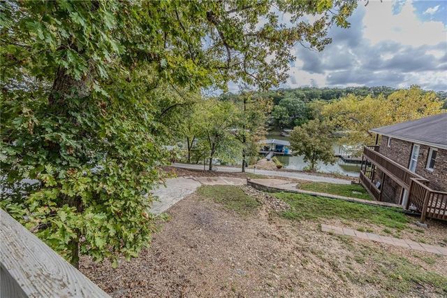 28247 W Cove Drive, Lincoln, MO 65338