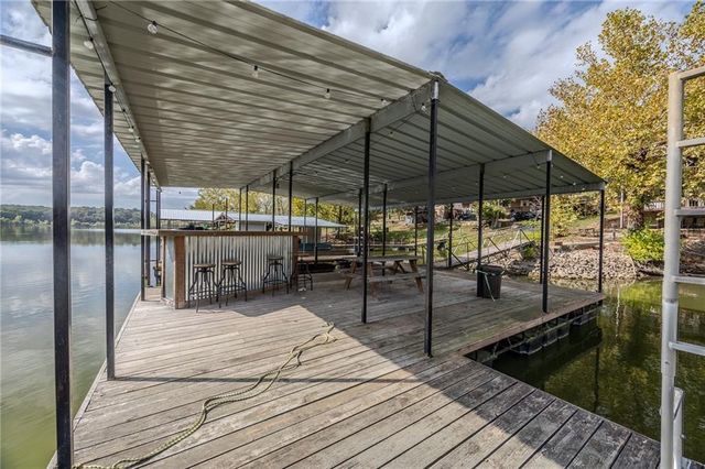 28247 W Cove Drive, Lincoln, MO 65338