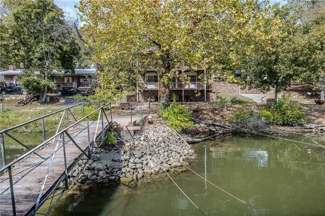 28247 W Cove Drive, Lincoln, MO 65338