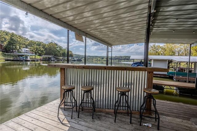 28247 W Cove Drive, Lincoln, MO 65338