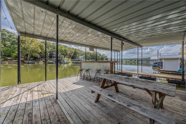 28247 W Cove Drive, Lincoln, MO 65338