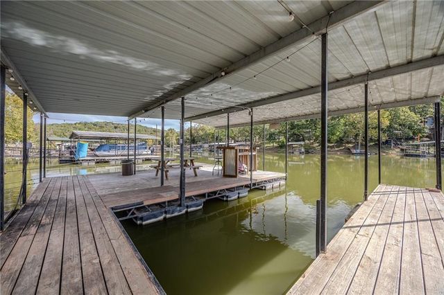 28247 W Cove Drive, Lincoln, MO 65338