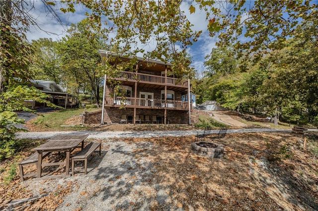 28247 W Cove Drive, Lincoln, MO 65338