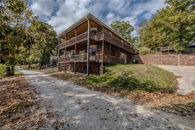 28247 W Cove Drive, Lincoln, MO 65338