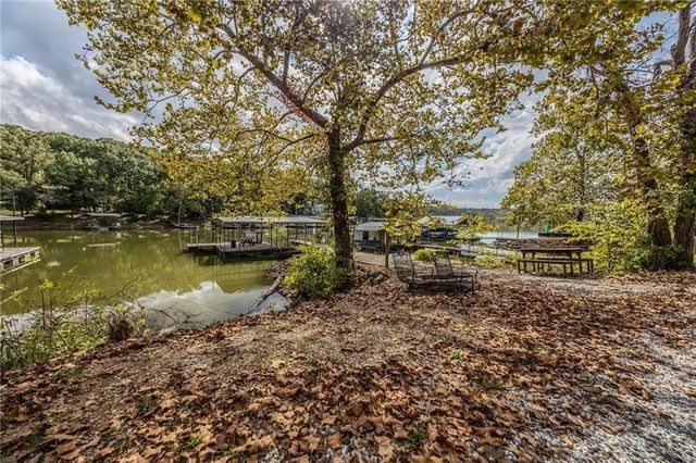 28247 W Cove Drive, Lincoln, MO 65338