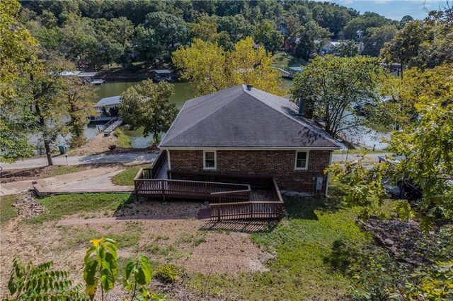 28247 W Cove Drive, Lincoln, MO 65338