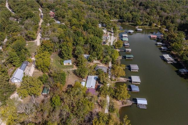 28247 W Cove Drive, Lincoln, MO 65338