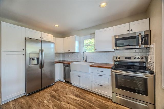 28247 W Cove Drive, Lincoln, MO 65338