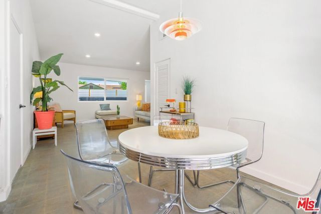 4325 E Calle De Carlos, Palm Springs, CA 92264