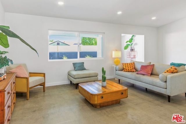 4325 E Calle De Carlos, Palm Springs, CA 92264