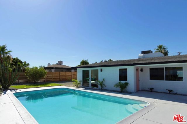 4325 E Calle De Carlos, Palm Springs, CA 92264