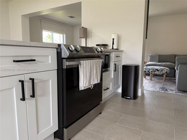 20111 Gulfstream Rd, Cutler Bay, FL 33189