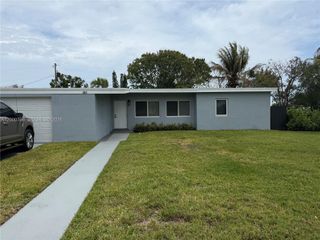 20111 Gulfstream Rd, Cutler Bay, FL 33189