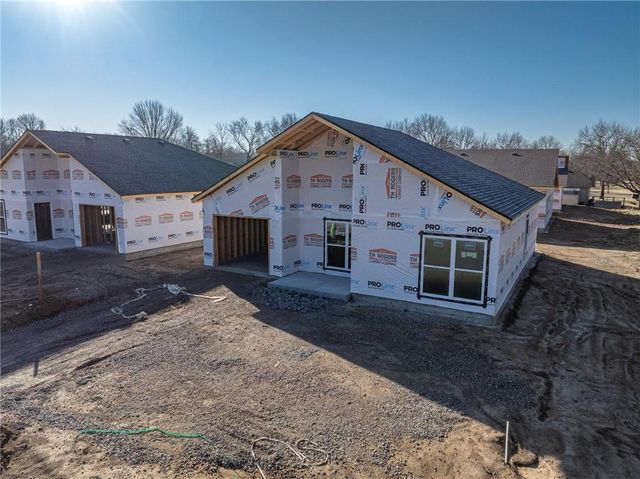 1505 Ashton Way, Pittsburg, KS 66762