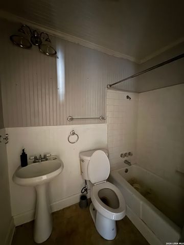 622 Trafalgar, San Antonio, TX 78216